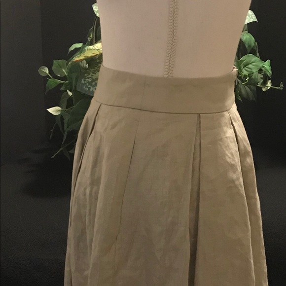 Banana Republic Shimmery Silver Skirt - Picture 3 of 8